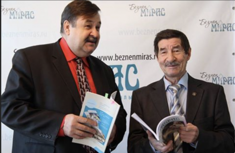 Язучы Ләбиб Лерон белән "Безнең мирас" редакциясендә, 2016 ел